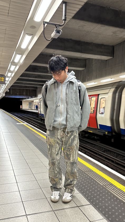 Camo Hoodie Outfit Men, Dad Shoes Outfits Men, Outfit Ideas With Camo Pants, Camo Pants Outfit Winter, Grey Hoodie Outfit Men, Grey Hoodie Outfit, Dad Shoes Outfit, Camo Hoodie Outfit, Camo Pants Outfit Men