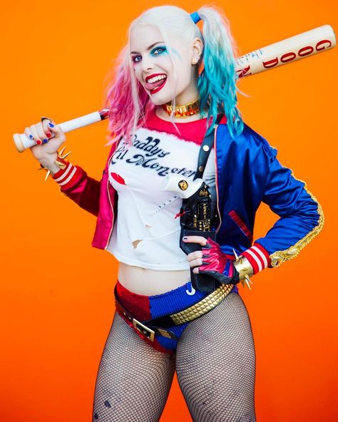 Laura Gilbert 🖤 (@infamousbylaura) no Instagram: “How incredible is this photo by @steamkittens from Gold Coast Supanova the other week! 😱 Leigh's…” Harley Quinn Photoshoot, Dc Female Characters, Laura Gilbert, Harley Quinn Artwork, Harley Quinn Comic, Harleen Quinzel, Dc Vs Marvel, Harley Quinn Costume, Big Lebowski