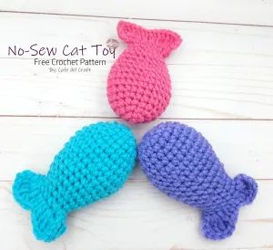 Diy Jouet Pour Chat, Crochet Fish Patterns, Katt Grejer, Chat Diy, Crochet Cat Toys, Crochet Fish, Diy Cat Toys, Confection Au Crochet, African Lion