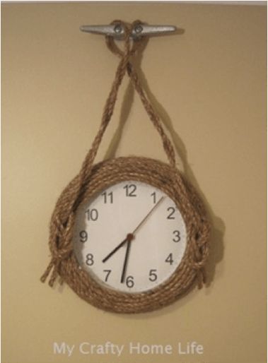 20 DIY Coastal Décor Projects @craftgossip Diy Wall Clock Ideas, Nautical Wall Clock, Coastal Wall Clock, Diy Coastal Decor, Faux Walls, Nautical Diy, Pool Room, Nautical Crafts, Diy Wall Clock