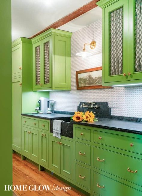 Remuddle Remodel REVEAL! - The Green Butler's Pantry/Laundry Combo - Home Glow Design Green Home Decor Ideas, Lime Green Kitchen, Unfitted Kitchen, Glow Design, Natural Wood Kitchen, Pantry Laundry Room, Pantry Laundry, Butler’s Pantry, Mudroom Laundry Room