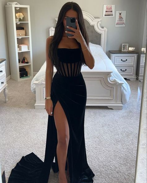 Matric Dance Dresses, Hot Prom Dress, Ruffle Prom Dress, Corset Gown, Velvet Corset, Black Evening Gown, Bridesmaid Dresses Strapless, Classy Prom Dresses, Stunning Prom Dresses