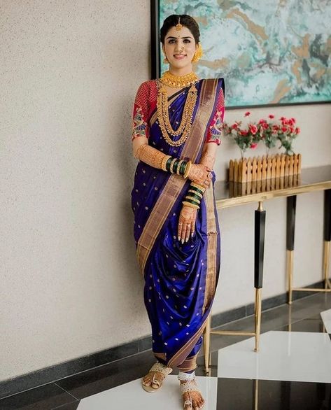 Marathi Look Saree, Kuchu Designs Saree, Blouse Designs Wedding, Saree Sabyasachi, Photoshoot Saree, Marathi Look, Lehenga Silk, Marathi Saree, Saree South Indian