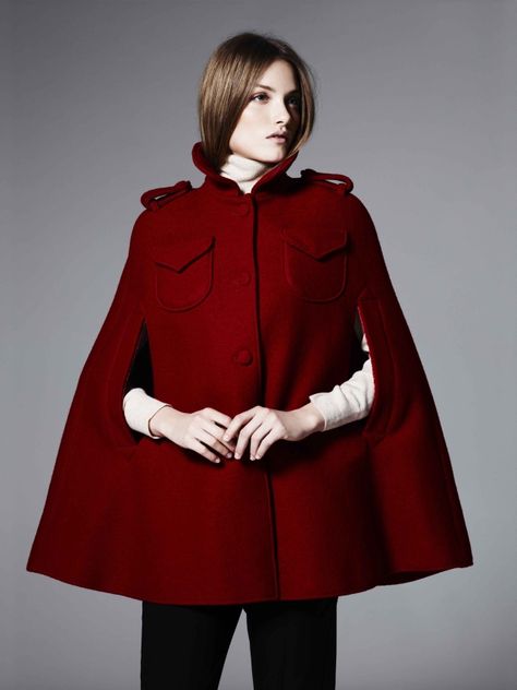 burgundy Winter Cape Coat Classy, Red Cape Coat, Body Architecture, Poncho Fashion, Cape Outfit, Valentino Red, Red Cape, Book Photo, Nursing Clothes