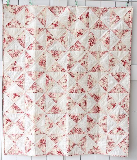 English China Quilt Front I need to find Garden of Enchantment by Maywood Studios or something similar. The color would go so well with my bedroom. Quilts Simple, Finished Quilts, Two Color Quilts, Pattern Quilt, Maywood Studios, Beech Tree, English China, Cute Quilts, Cozy Quilts