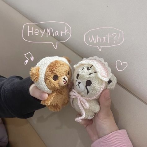 Nct Crochet, Nctzen Aesthetic, Cheetah Lee, Two Teddy Bears, 헬로키티 배경화면, Instagram Dump, Nct Aesthetic, Crochet Doll Clothes, Kpop Merch