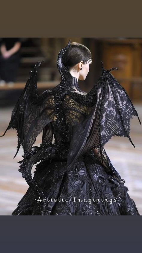 Dragon Inspired Fashion, Dragon Inspired Dress, Dark Fantasy Fashion, Villain Dresses, Dragon Dress, Halloween Costumes 2022, Dragon Costume, Halloween Photo, Fairytale Fashion