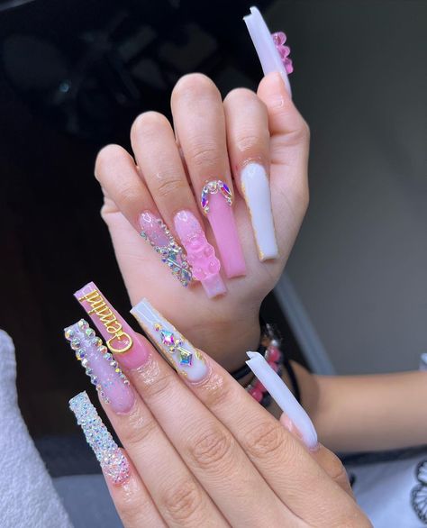 Gemini Nails Designs Long, Spring Freestyle Nails, Pink Gemini Nails, Fall Freestyle Nails, Pink Extra Birthday Nails, Gemini Acrylic Nails, Birthday Nails For Cancers, Extra Birthday Nails Long, June Birthday Nails