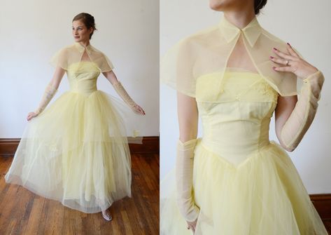 Yellow Tulle Dress, Yellow Lace Dresses, Vintage Formal Dresses, Special Clothes, Diy Fashion Clothing, Victorian Clothing, Matching Hat, Dress Back, 1950s Dress