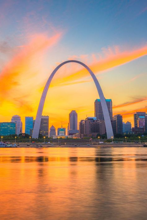 10 Best Things To Do At Christmas In St. Louis, Missouri 314 Day St. Louis, Christmas In St Louis, St. Louis, Nye Activities, Things To Do At Christmas, Snow And Christmas, Christmas Light Tour, Winter Anniversary, Festive Activities