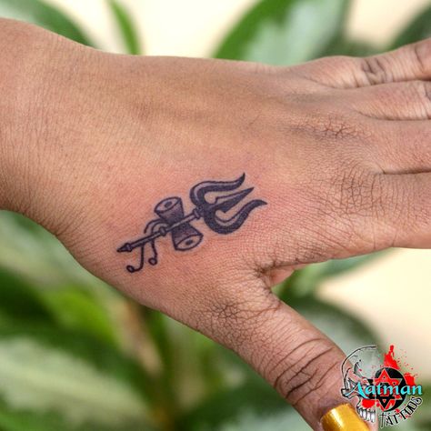 Mahadev Tattoo Designs For Women, Shiva Tattoo Design For Women, Letter E Tattoo Ideas, Mahadev Tattoo For Women, Small Shiva Tattoo, Letter E Tattoo, Taco Tattoos, Om Trishul Tattoo, Sanskrit Tattoos