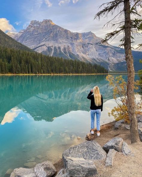 Anna | Utah Hiking and Travel Mom on Instagram: "Must Visit Lakes near Banff, Alberta 🇨🇦 Summer and fall are some of the best times to visit Banff (or Canada in general). In summer you get beautiful weather for hiking and in the fall you can try to catch the golden larches which is what I did last year. Here are some can’t miss lakes (some are just as good as Moraine and Lousie in my opinion): 📍Moraine Lake 📍 Lake Louise 📍 Peyto Lake 📍 Bow Lake 📍 Lake Minnewanka 📍 Two Jack Lake 📍 Johns Lake Minnewanka Banff, Utah Mom Aesthetic, Canada Outfits, Alberta Summer, 23 Aesthetic, Alberta Banff, Utah Hiking, Jasper Canada, Summer Instagram Pictures