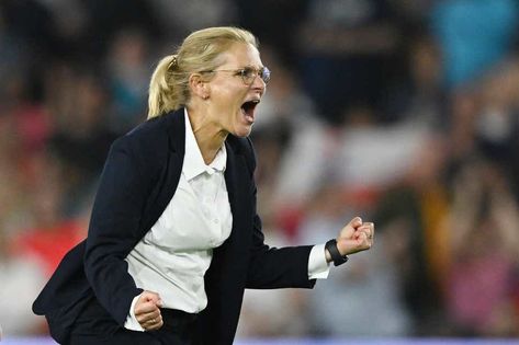 Sarina Wiegman: England Women’s Football Team Coach, Salary, Net Worth, Partner, Age & More! England Ladies Football, England Women, England Players, Team Coaching, Cut Her Hair, World Cup Final, European Championships, World Cup 2022, Fox Sports