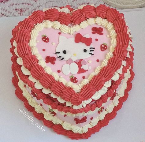 Heart Shaped Hello Kitty Cake, Hello Kitty Strawberry Cake, Hello Kitty Heart Cake, Hello Kitty Bday Cake, Gateau Hello Kitty, Sanrio Birthday Cake, Hello Kitty Cake Ideas, Kuromi Y2k, Red Velvet Cake Decoration