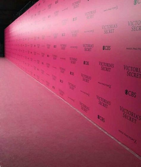 The pink carpet! #Backstage #VS #VSFS #VSFS2016 #VSFashionShow #Angels #Rehearsals #Showtime #Paris #VictoriasSecret Pink Carpet Event, Vsfs 2016, Fashion Show 2016, Vs Fashion Shows, Pink Carpet, Victoria Secret Angels, Victoria Secret Fashion Show, The Pink, Victoria Secret