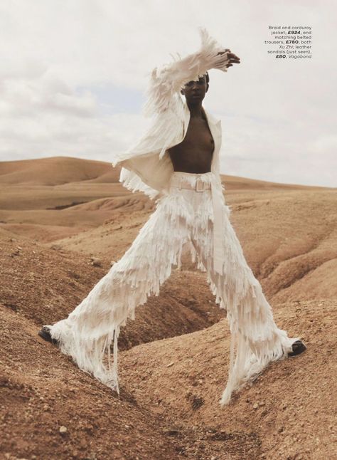 Desert Fashion Shoot, Desert Fashion Photography, Desert Editorial, Beach Fashion Shoot, Vogue Italy, Desert Photoshoot, Interview Style, Desert Fashion, Vogue China