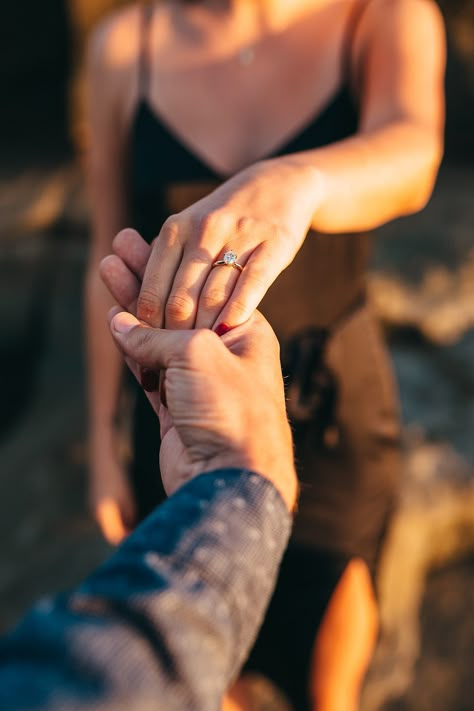 Pose For Proposal, Proposal Selfie Photo Ideas, Proposal Hand Pictures, Selfie Engagement Photos, Post Proposal Pictures, Ring Proposal Pictures, Purposal Pictures, Secret Proposal Pictures, Selfie Engagement Pictures