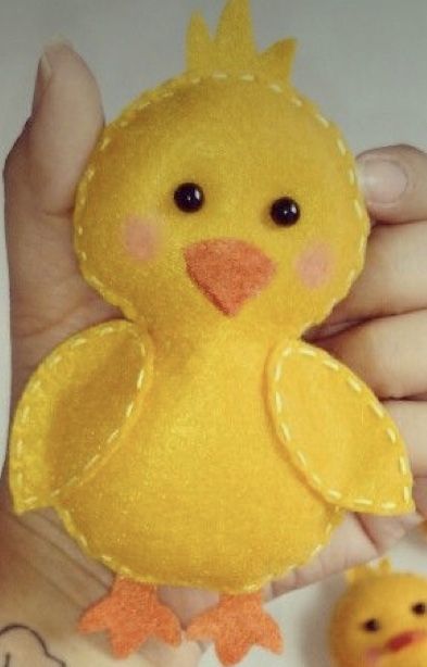 Felt Chicken Pattern, Felt Spring Crafts, Felt Duck, Spring Time Crafts, Felt Easter Crafts, Duck Crafts, Felt Spring, Knitted Toys Free, Bunny Decorations