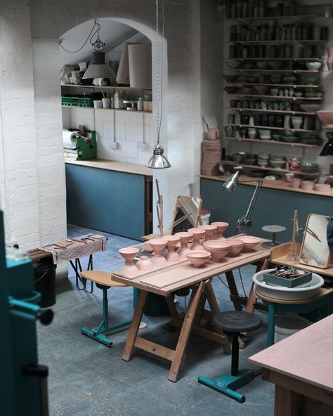 I can’t believe it’s been more than five years since I moved into this studio.   You can swipe to see a current photograph of the workshop, as compared to the first picture, which was taken a few weeks after moving in, (back when I didn’t own any equipment whatsoever).   I suppose I had fairly unconventional start to my career as a ceramicist as I built an audience here, on Instagram as an apprentice to Lisa Hammond at Maze Hill Pottery. I didn’t have my first online shop until I had about 70... Lisa Hammond, Computer Work, Clay Glaze, My Career, Clean Room, One Pic, Career, Online Shop, Shelves