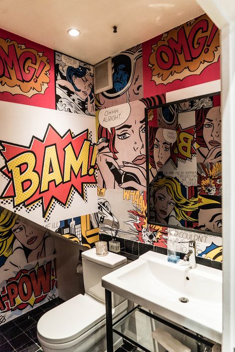 Comic Mural Wall, Basement Graffiti Wall, Cool Restaurant Design Creative, Graffiti Basement, Comic Mural, Interior Design Mural, Pop Art Mural, Pop Art Bathroom, Graffiti Room