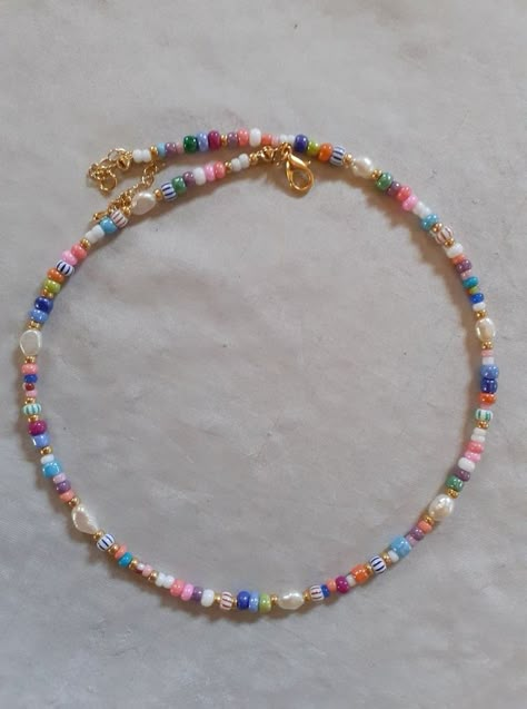 Cute Beads Jewelry, Bead Necklace Colorful, Colorful Necklace Beads, Colourful Pearl Necklace, Random Bead Necklace, Colorful Beaded Jewelry, Long Beaded Necklace Ideas, Cute Beaded Necklace, Colourful Beaded Necklace