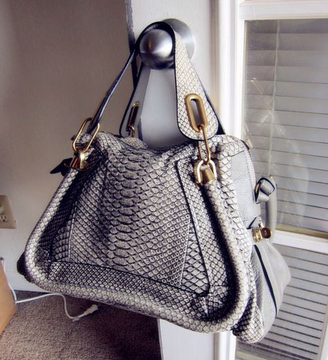 Chloe Paraty, Chloe Bags, Chloe Handbags, Handbag Heaven, Beautiful Handbags, Big Bags, Handbag Shoes, Trendy Shoes, Look At You