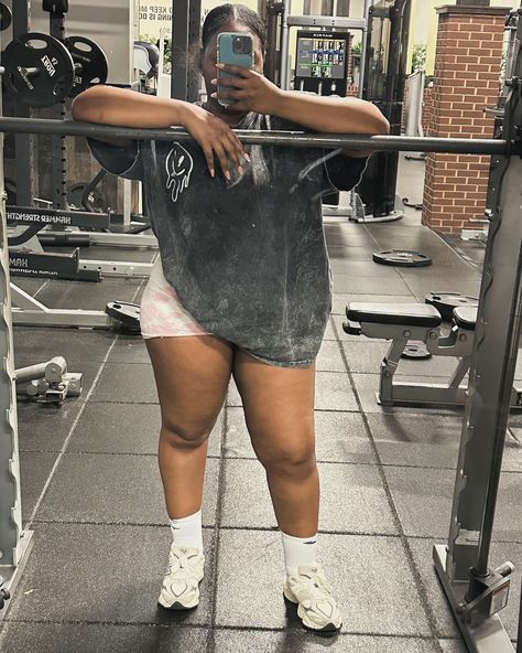 She's a gym girlie…😜 #2024goals #healthyandthick Plus Size Gym Aesthetic Girl, Plus Size Gym Girl, Plus Size Fitness Aesthetic, Workout Aesthetic Black Women, Black Gym Girl, Gym Girl Outfits, Gym Girlies Aesthetic, Gym Plus Size, Aesthetic Body Goals