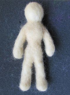 Felt Doll Tutorial, Happy Family Art, Felt Crafts Dolls, Easy Felt Crafts, Dog Clothes Patterns Sewing, Felted Dolls, Needle Felting Tutorial, Wool Dolls, Needle Felting Diy