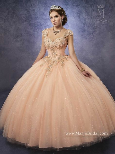 Sweet 16 Dresses Gold, Vestidos Color Melon, Peach Quinceanera Dresses, Dress Lace Up Back, Masquerade Ball Gowns, Lace And Beads, Color Melon, Masquerade Theme, Sweet 16 Dress