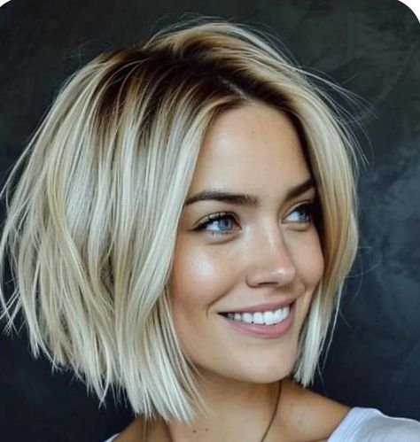 Types Of Bob Haircut, Short Blonde Hairstyle Women, Bob 2024 Trends, Chin Length Haircuts For Fine Hair, Hairstyles 2024 Trends Women, 2024 Bob Hair Trends, Longbob Hair, Trendy Bob, Blonde Bob Hairstyles