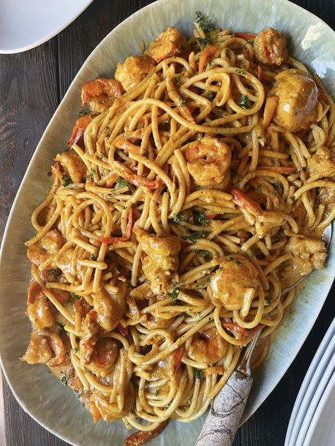 Creamy seafood rasta pasta - Dominica Gourmet Jamaican Pasta, Rasta Pasta Jamaican, Rasta Pasta Recipe, Creamy Seafood, Pasta Seafood, Angus Steak, Rasta Pasta, Sunday Planning, Sauteed Peppers