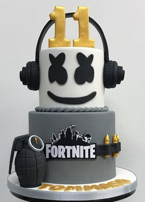 Marshmello Birthday Cakes, Cake Fortnite Birthday, Fortnite Birthday Party Cake, Fortnight Birthday Cake, 10th Birthday Boy Cake, Teen Boy Cake Ideas, Fortnite Marshmello Cake, Fortnight Cakes For Boys, Fortnite Birthday Party Ideas Cake