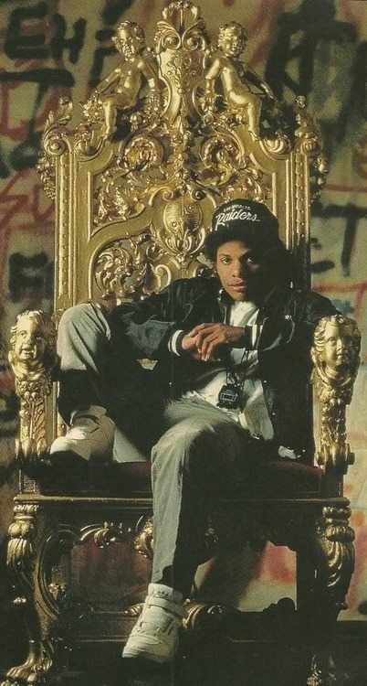 King of Gangsta rap. 90s Rappers Aesthetic, 90s Rappers, Eazy E, Estilo Cholo, It Book, Hip Hop Classics, Rapper Art, French Montana, 90s Hip Hop Fashion