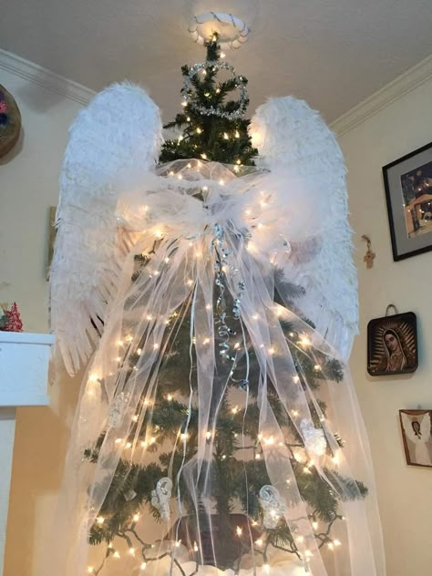 Angel Decorated Christmas Trees, Christmas Tree Angel Theme, Angel Themed Christmas Trees, Angel Christmas Tree, Dress Form Christmas Tree, Christmas Tree Angel, Angel Theme, Christmas Angel Crafts, Silver Christmas Decorations