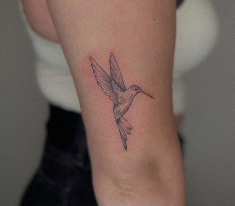 Humming Bird Tattoos, Tattoo Ideas Placement, Fairy Tats, Dainty Hummingbird Tattoo, Hummingbird Tattoo Ideas, Mockingbird Tattoo, Girl Stomach Tattoos, Hummingbird Tattoos, Small Hummingbird Tattoo