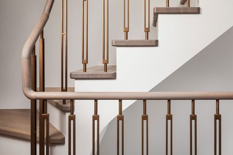 Stratton House - Jo Cowen Architects Flat Aesthetic, درابزين السلم, Modern Staircases, Vstupná Hala, درج السلم, Staircase Designs, Urban Homes, Staircase Railing Design, Handrail Design