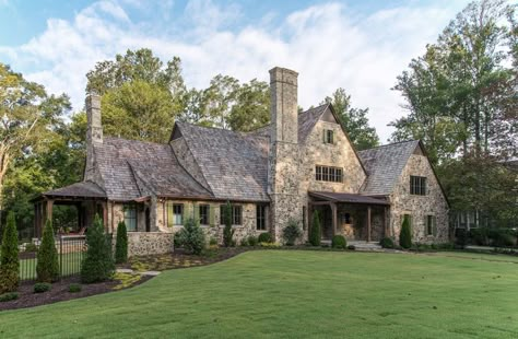 Rustic House Exterior, Stone House Plans, Stone Homes, Italian Home Decor, Southern Architecture, Exterior Houses, Stone Exterior, Old Stone Houses, Tudor Style Homes