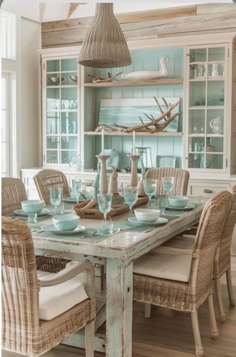 Coastal Dining Room Table, Coastal Dining Room Ideas, Coastal Farmhouse Dining Room, Beach House Dining Room, Beach Dining Room, Cornwall House, Coastal Dining Room, Beach Dining, Coastal Dining