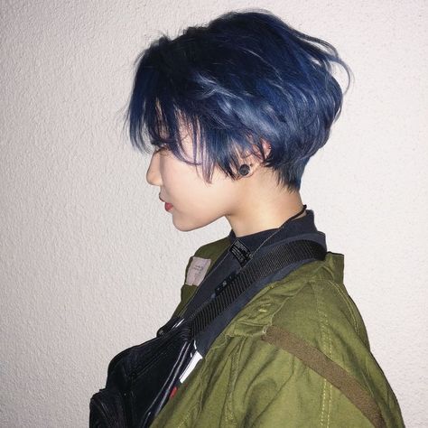 Navy Palette, Shot Hair, Androgynous Hair, Short Grunge Hair, Shot Hair Styles, Haircut And Color, Short Hair Haircuts, Hair Reference, Cut My Hair