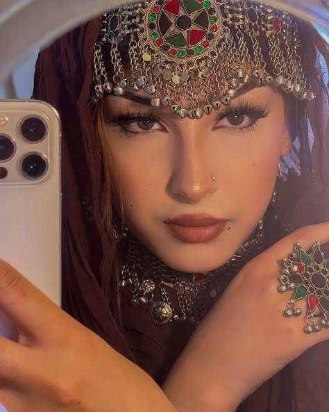 Tela App on Instagram: “Our customised Afghan flag coloured Set Styled By The Beautiful @vskvla - Available To Order Now - SHIPPING WORLDWIDE 🌍 - SHOP :…” Unique Fancy Dress, Afghan Hat, Afghan Flag, Afghanistan Women, Afghanistan Culture, Afghani Clothes, Afghan Wedding, Afghan Girl, Afghan Jewelry