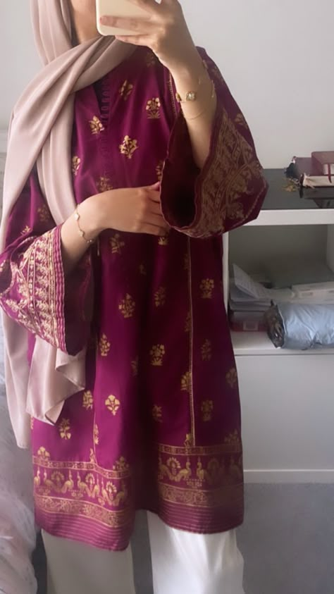 Pakistan Eid Outfit, Hijab With Kameez, Hijab Indian Outfit, Desi Modest Outfits, Casual Eid Outfits, Modest Indian Outfit, Shalwar Kameez Aesthetic, Kurta Outfits Women, Hijab Pakistani Outfit