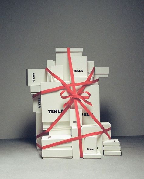 Tekla (@teklafabrics) • Instagram photos and videos Unique Gift Packaging, Gift Box Photography Styling, Clever Wrapping Ideas, New Product Teaser Ideas, Holiday Product Photoshoot, Holiday Product Shoot, Gifting Photography, Christmas Product Shoot, Box Product Photography