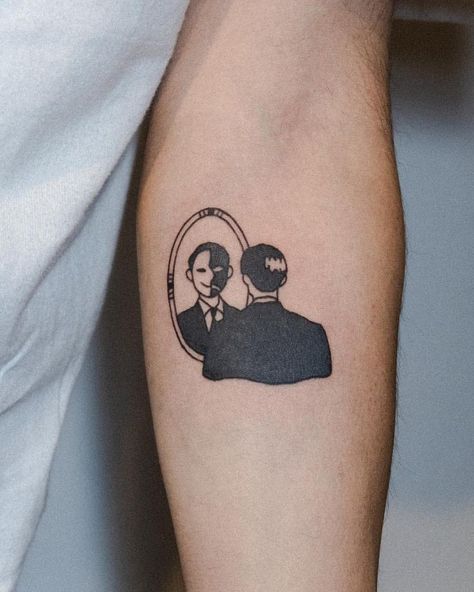 Mirror Tattoos, Emo Tattoos, Tatuagem Masculina Pequena, Wrist Tattoos For Guys, Doodle Tattoo, Cool Small Tattoos, Small Tattoos For Guys, Hand Tattoos For Guys, Funny Tattoos