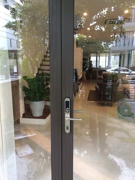 Smart Lock Sliding Door, Aluminum Glass Door, Aluminium Glass Door, Biometric Door Lock, Sliding Door Lock, Glass Door Lock, Aluminium Sliding Doors, Basement Reno, Digital Door Lock