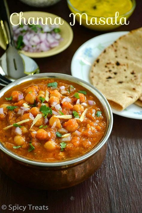 Spicy Treats: Restaurant Style Channa Masala / Channa Masala Recipe Daal Curry, Chole Masala Recipe, Bhatura Recipe, Spicy Treats, Chole Recipe, Bean Curry, Chole Masala, North Indian Recipes, Beans Curry