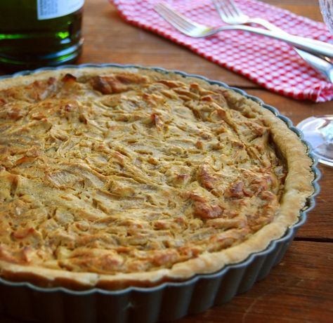 French Onion Tart, Gluten-Free | http://holycowvegan.net/2014/01/french-onion-tart-gluten-free.html French Onion Tart, Onion Pie, Tart Dough, Onion Tart, Gluten Free Vegan Recipes, Tart Shells, Savory Pie, Holy Cow, French Onion