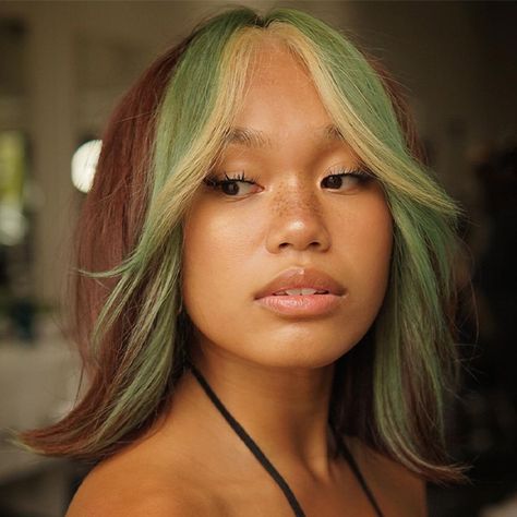 Pastel Money Piece Hair, Color Pop Hair, Color Money Piece Hair, Green Money Piece Hair, Color Money Piece, Pop Of Color Hair, Hair Blocking, Color Blocking Hair, Green Hair Color Ideas