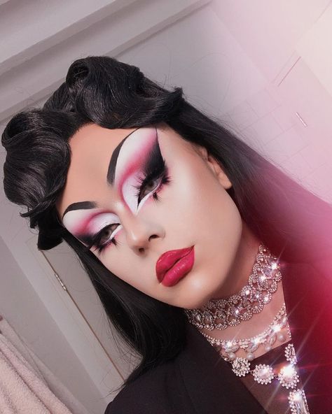 Drag Queens Makeup, Drag Queen Makeup Looks, Drag Makeup Ideas, Drag Makeup Looks, Dragula Drag, Drag Queen Fashion, Drag Nails, Education Tattoos, Tattoos Architecture