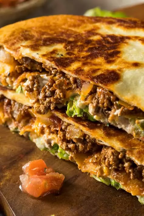 Cheeseburger Quesadilla, Beef Quesadillas, Diner Recept, Dinner With Ground Beef, Quesadilla Recipes, Easy Taco, Air Fryer Recipes Easy, Beef Recipes For Dinner, Beef Dinner