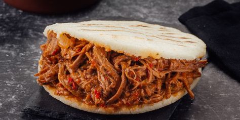 Arepa Filling, Top Round Roast Beef, Arepas Recipe, Venezuelan Food, Doner Kebab, Colombian Food, National Dish, Shredded Beef, Restaurant Week